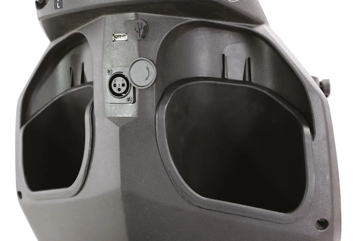 Sélecteur de mode de conduite, prise d'alimentation et port USB du CN250
