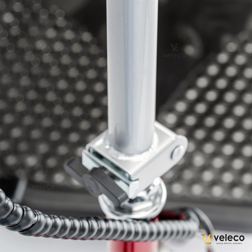 Veleco ZT16 : le guidon se replie